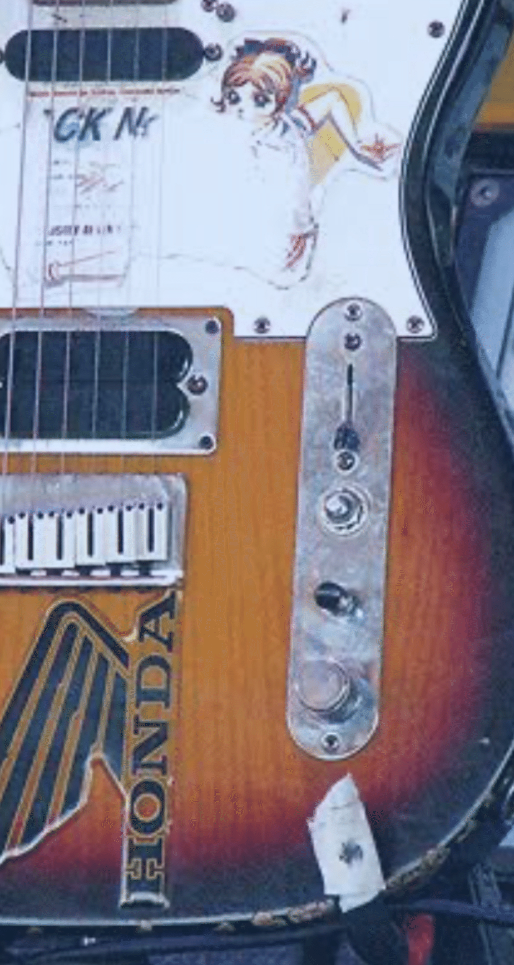 ジョニーグリーンウッドのようなギターを目指して改造したら、ギターの