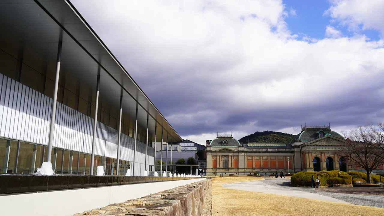 現代建築に流れる伝統的な空間：京都国立博物館 平成知新館｜倉嶋 洋介