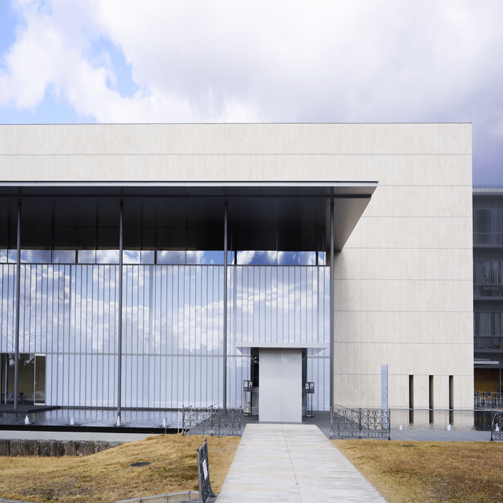 現代建築に流れる伝統的な空間：京都国立博物館 平成知新館｜倉嶋 洋介