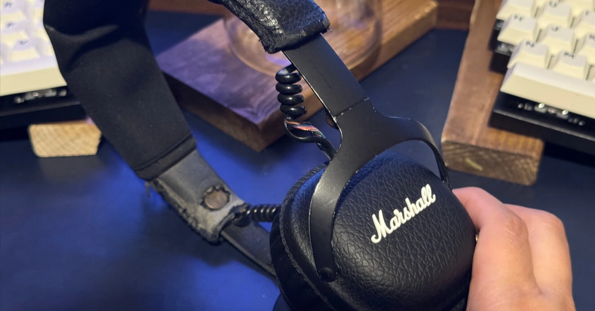 マーシャルヘッドフォン ボロボロ marshallイヤホン Bluetooth