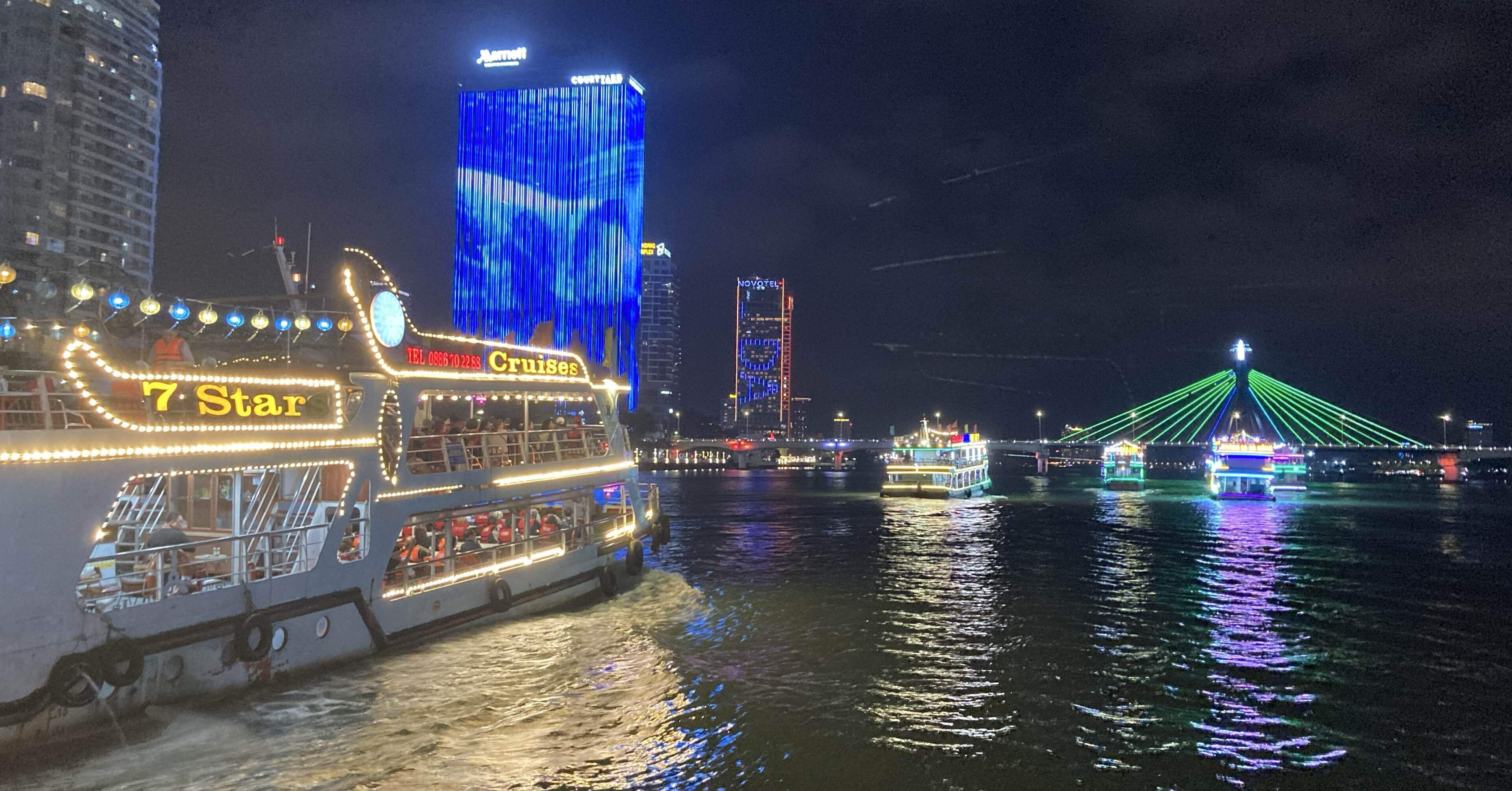 ベトナム】【ダナン】ハン川ナイトクルーズ｜pinky_tatsuya【サックス