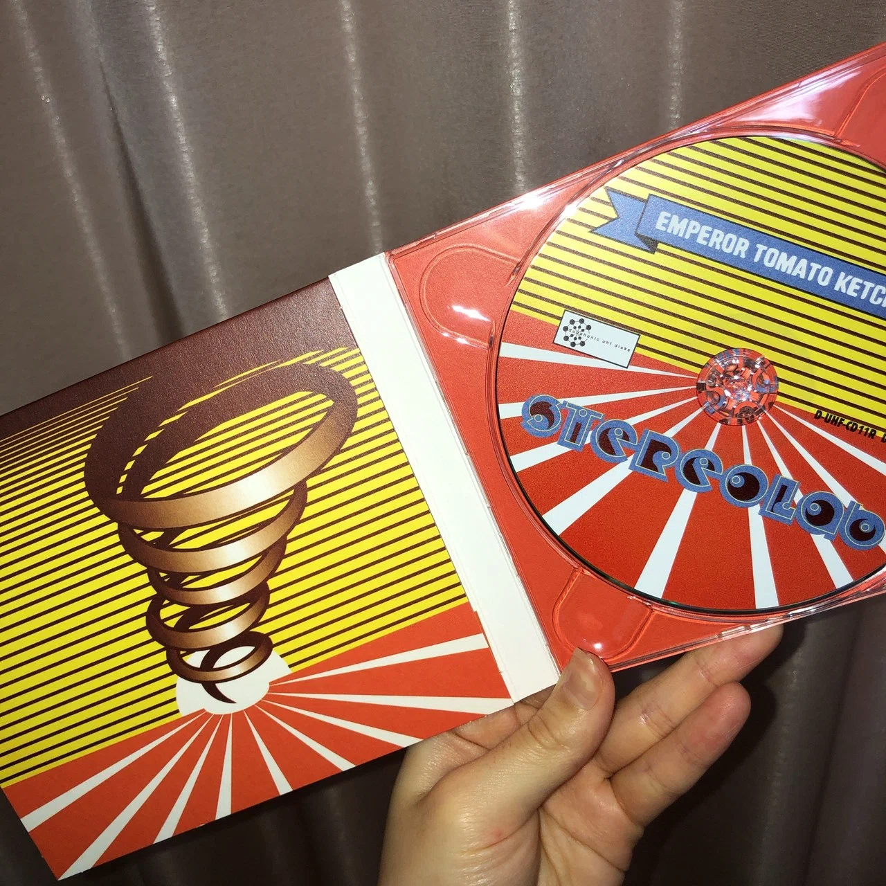 Stereolabの『Emperor Tomato Ketchup』を聴いてみた編｜内山 結愛
