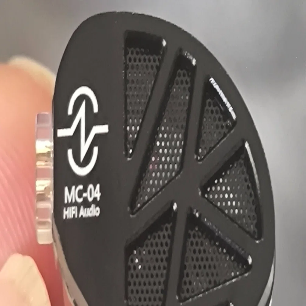 CCZ MC04 Nocturne は 低音のアタック感が気持ちいいプラスチック筐