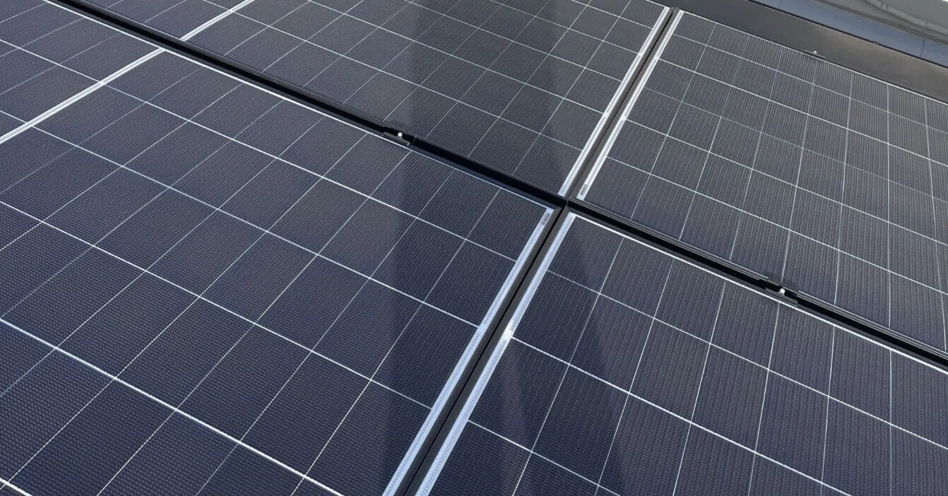 建築と親しむ：太陽光パネル設置への道｜株式会社エキップ