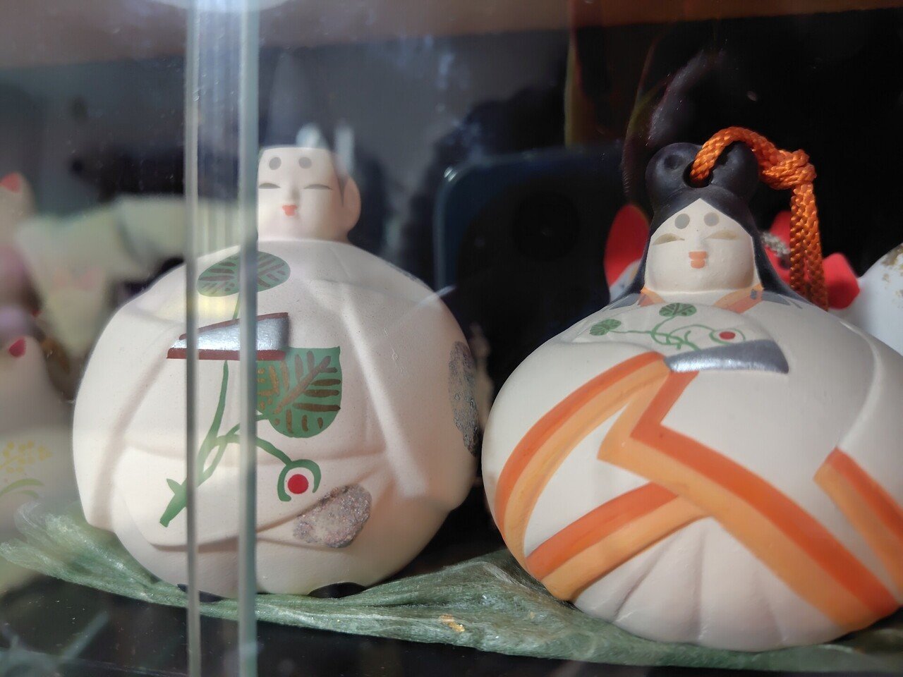 うちでお雛様といえば、今はこれかな。 上賀茂神社でいただいた土鈴