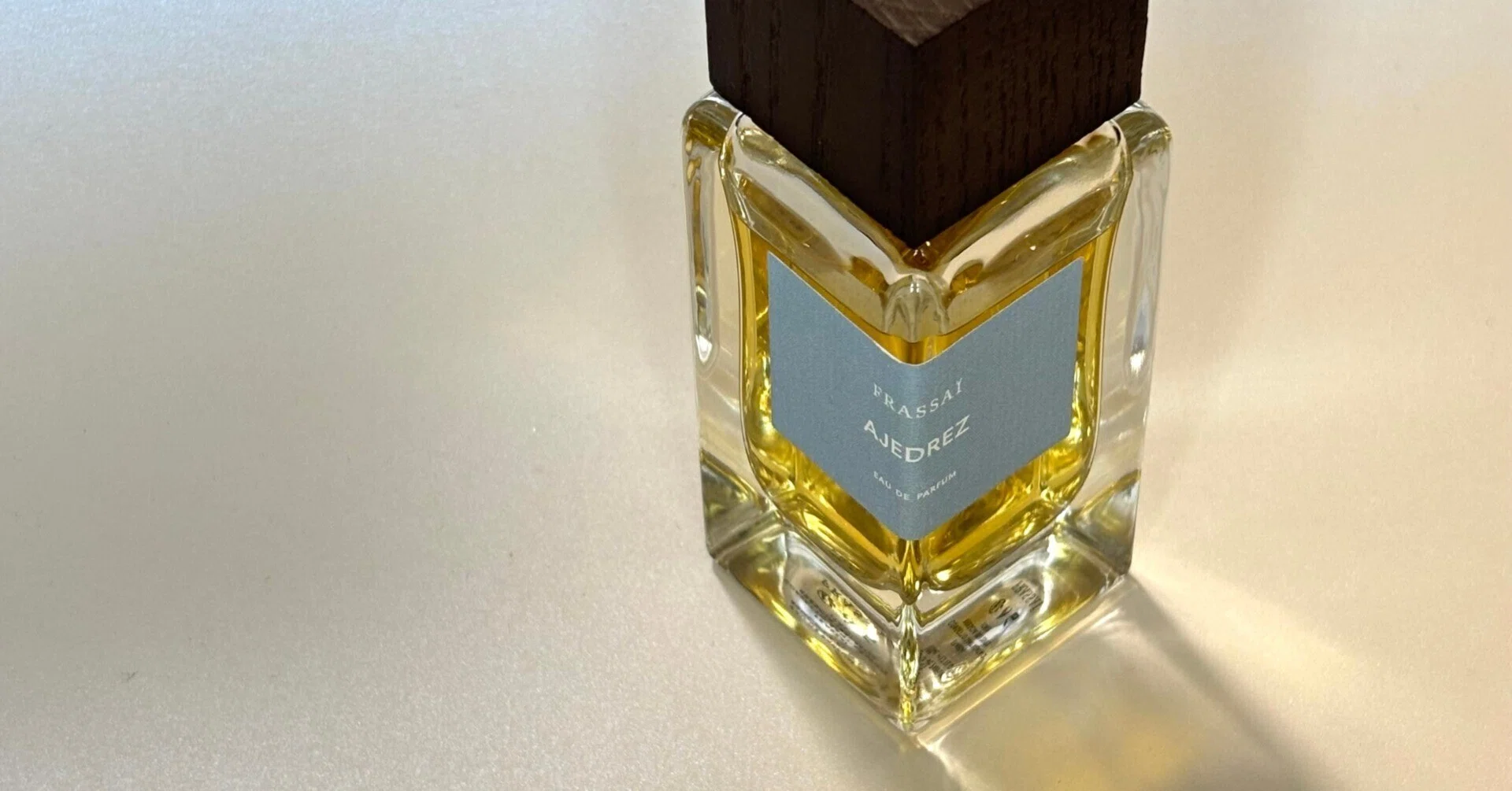 Ajedrez (2025)｜La Parfumerie Tanu