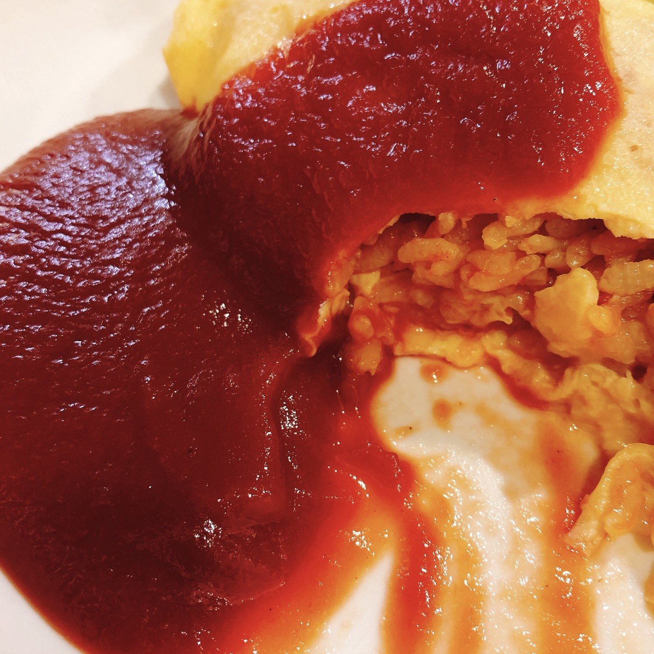 たいめいけん】上野駅の改札内で食べる老舗のオムライス｜みずほ