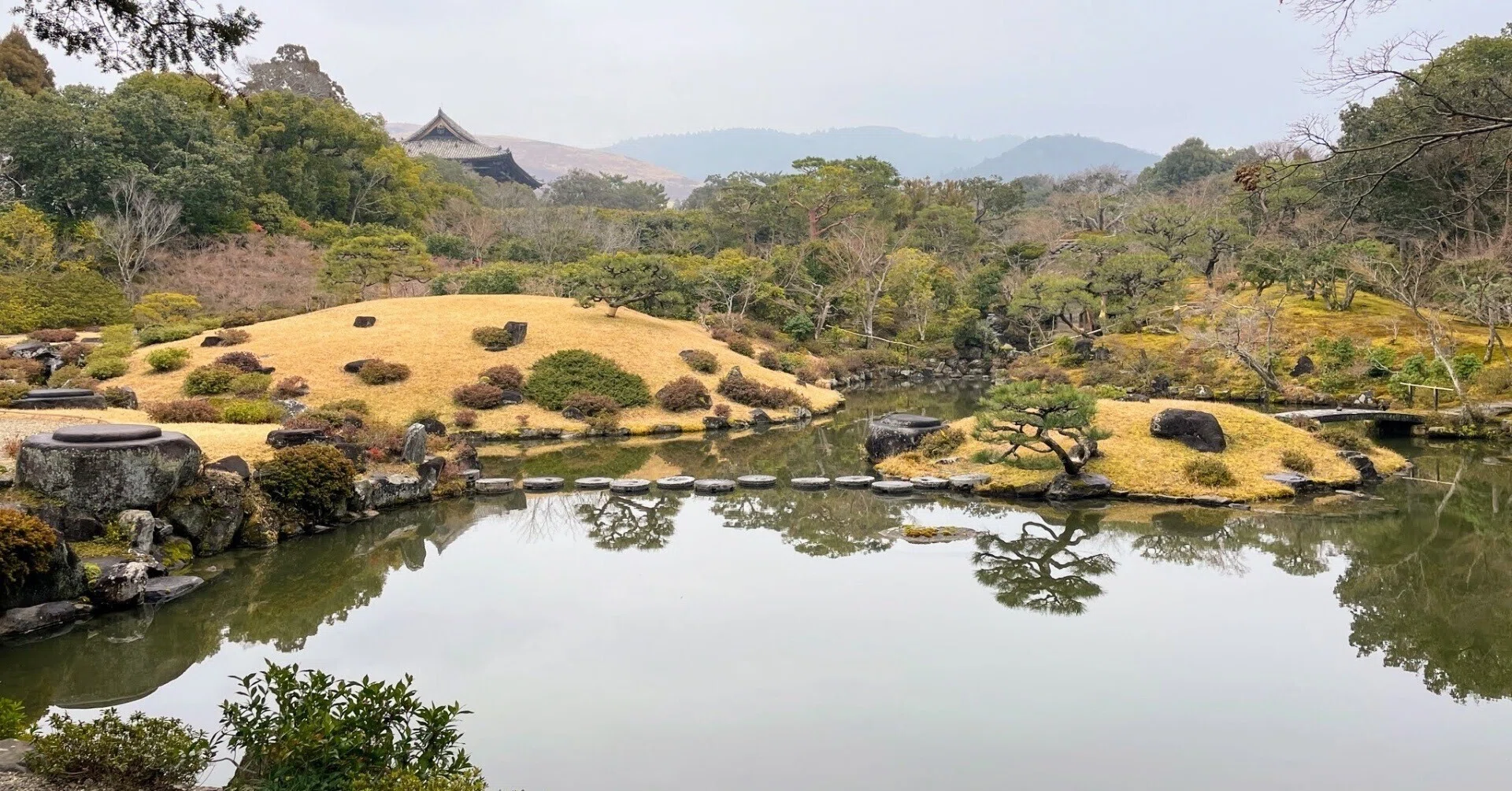 Isuien Garden's Hina Matsuri and a Garden Stroll, Nara｜美術館と