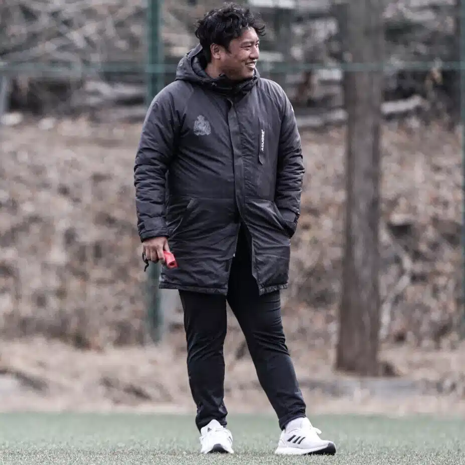前村大樹｜サッカーコーチ｜クラブ経営｜3児の父｜「コーチの僕と、父の僕。」書いてます