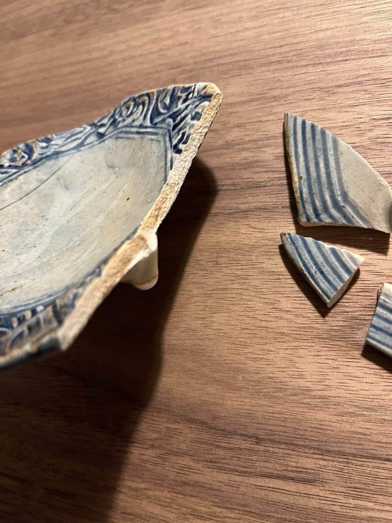 レポ】購入は2点だけ！かんたん金継ぎ風でお皿を復活させてみた｜有田熊