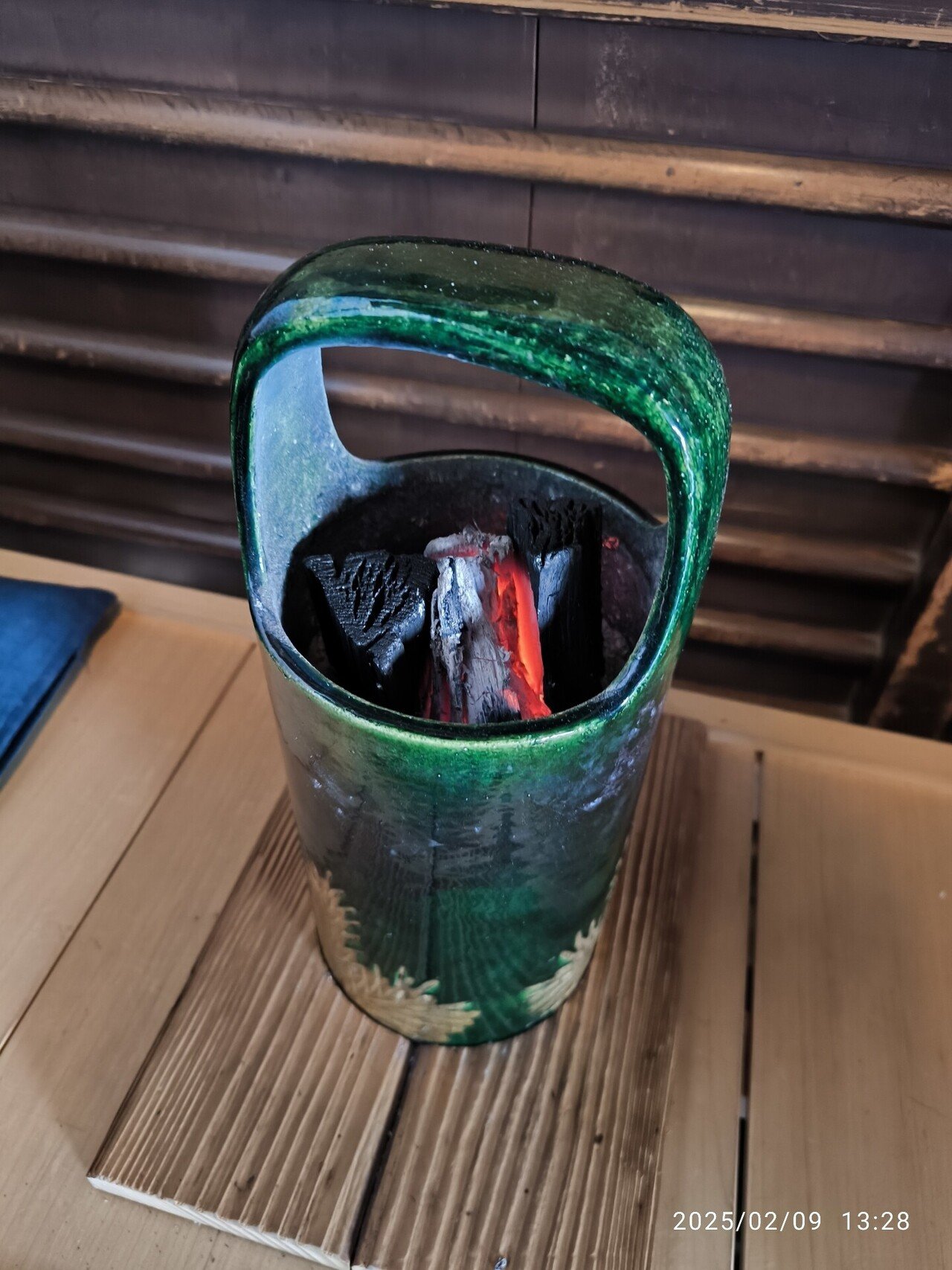 和菓子屋さんの火鉢｜杉浦正利