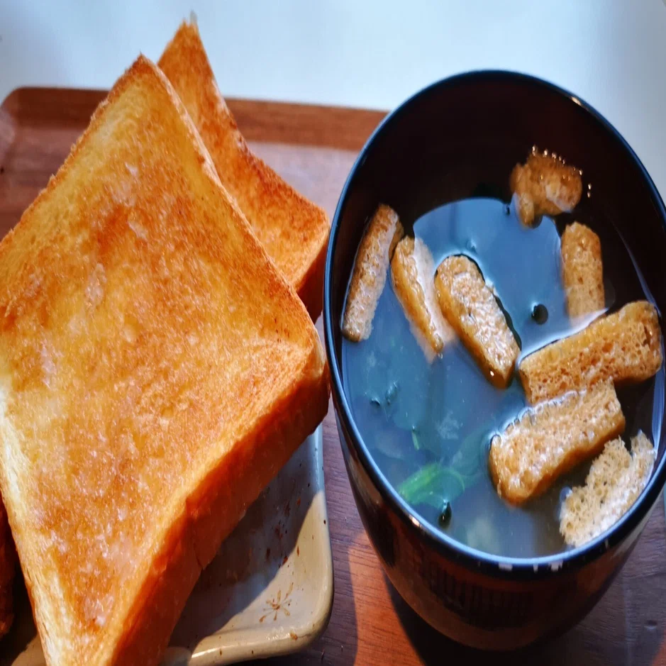 パンと味噌汁。思いがけない組み合わせから見えたもの｜はなふさふみ
