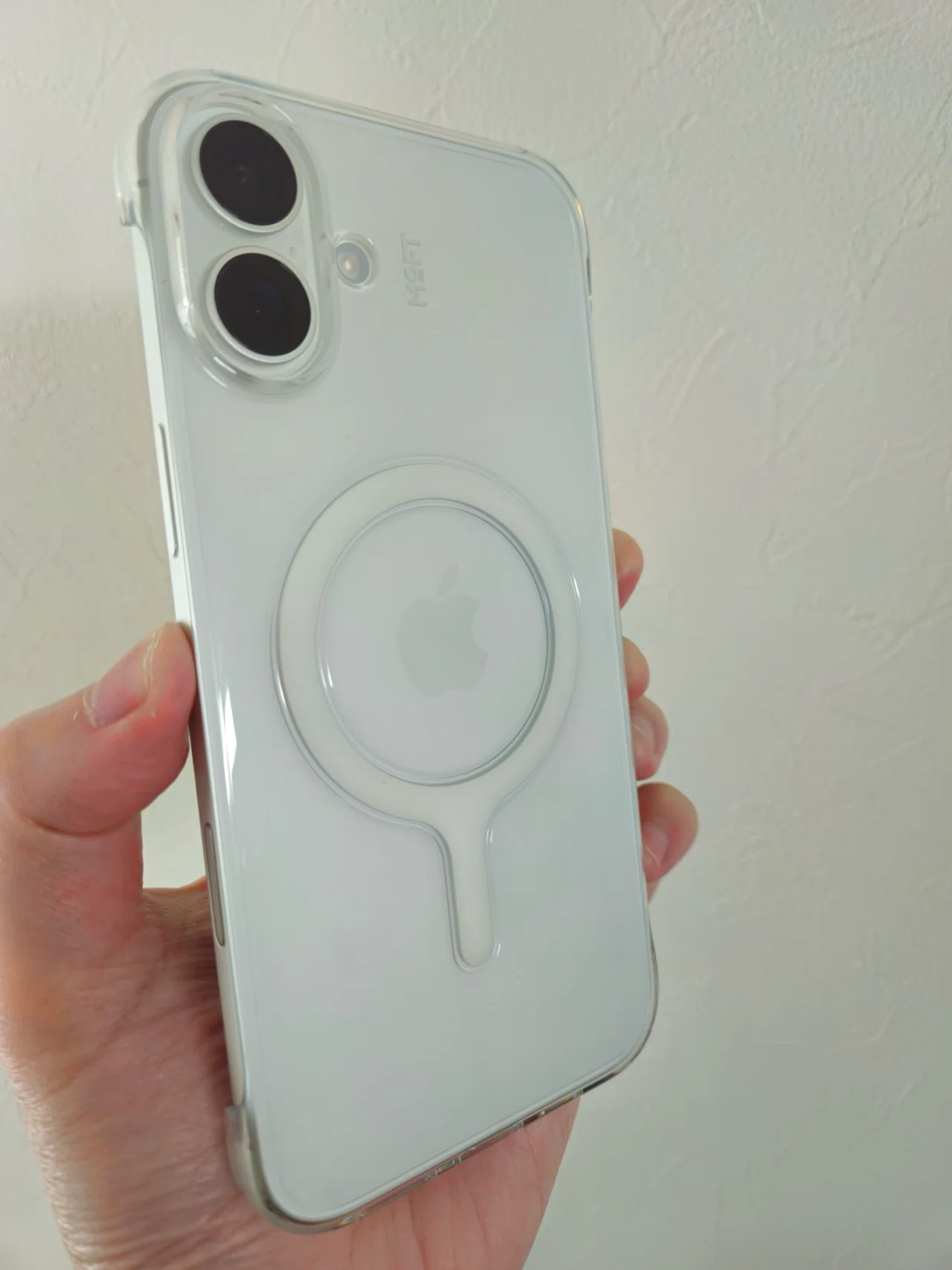 スノーホワイトなiPhone 16 Plusを購入！｜tomotaro｜ゆるITエンジニア