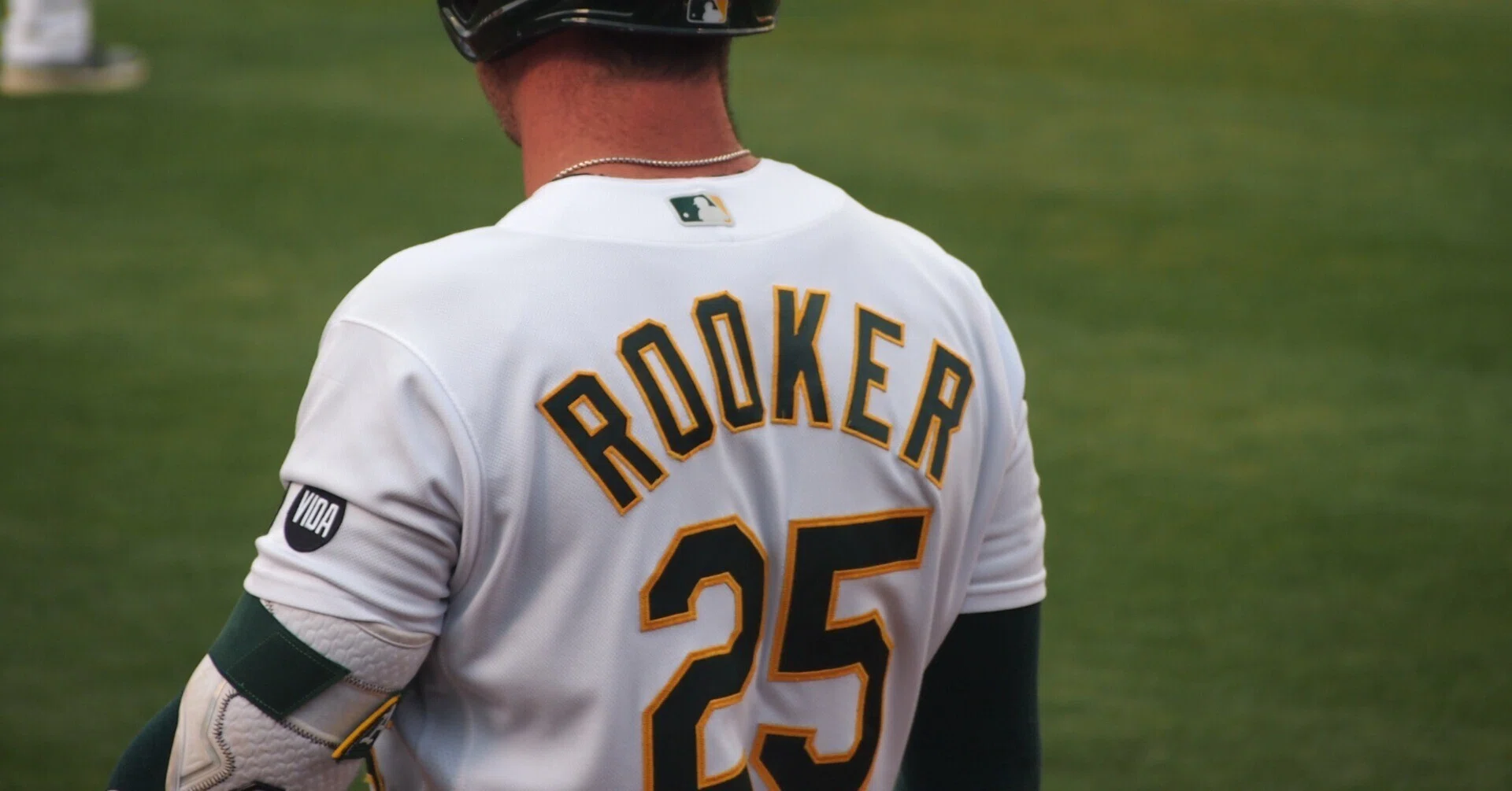 公式グッズMLB アスレチックス ブレント・ルーカー