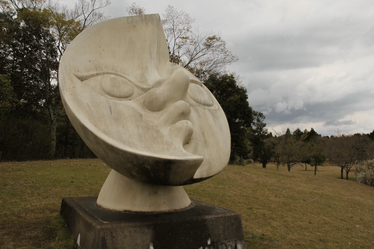 月の顔」（岡本太郎）との出会い。｜ノンキニイコカ／漫書（まんしょ