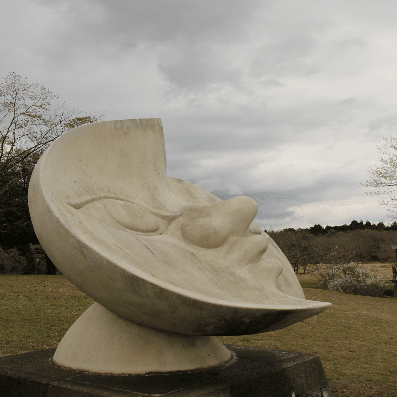 月の顔」（岡本太郎）との出会い。｜ノンキニイコカ／漫書（まんしょ