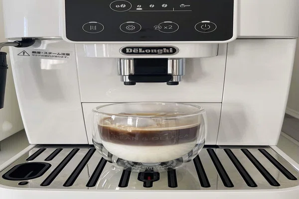 DeLonghi Magnifica 位する ESAM03110高級コーヒーマシーン