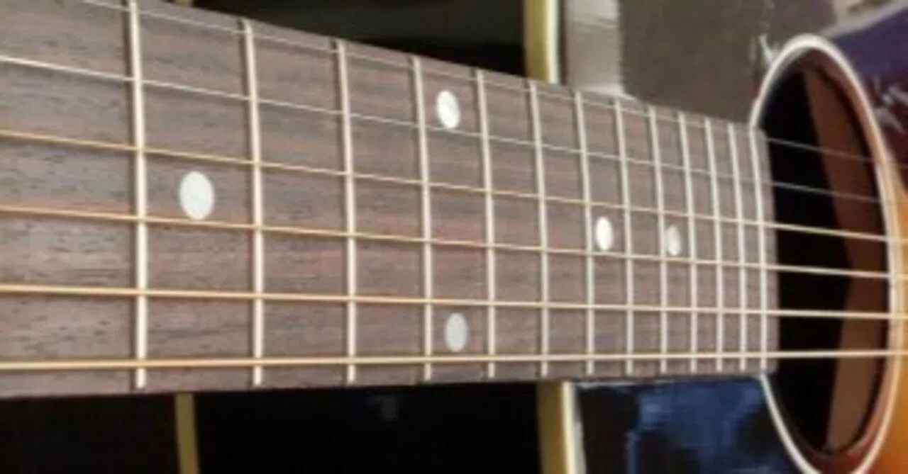 Gibson J-160E｜Born in Tokyo in 1965