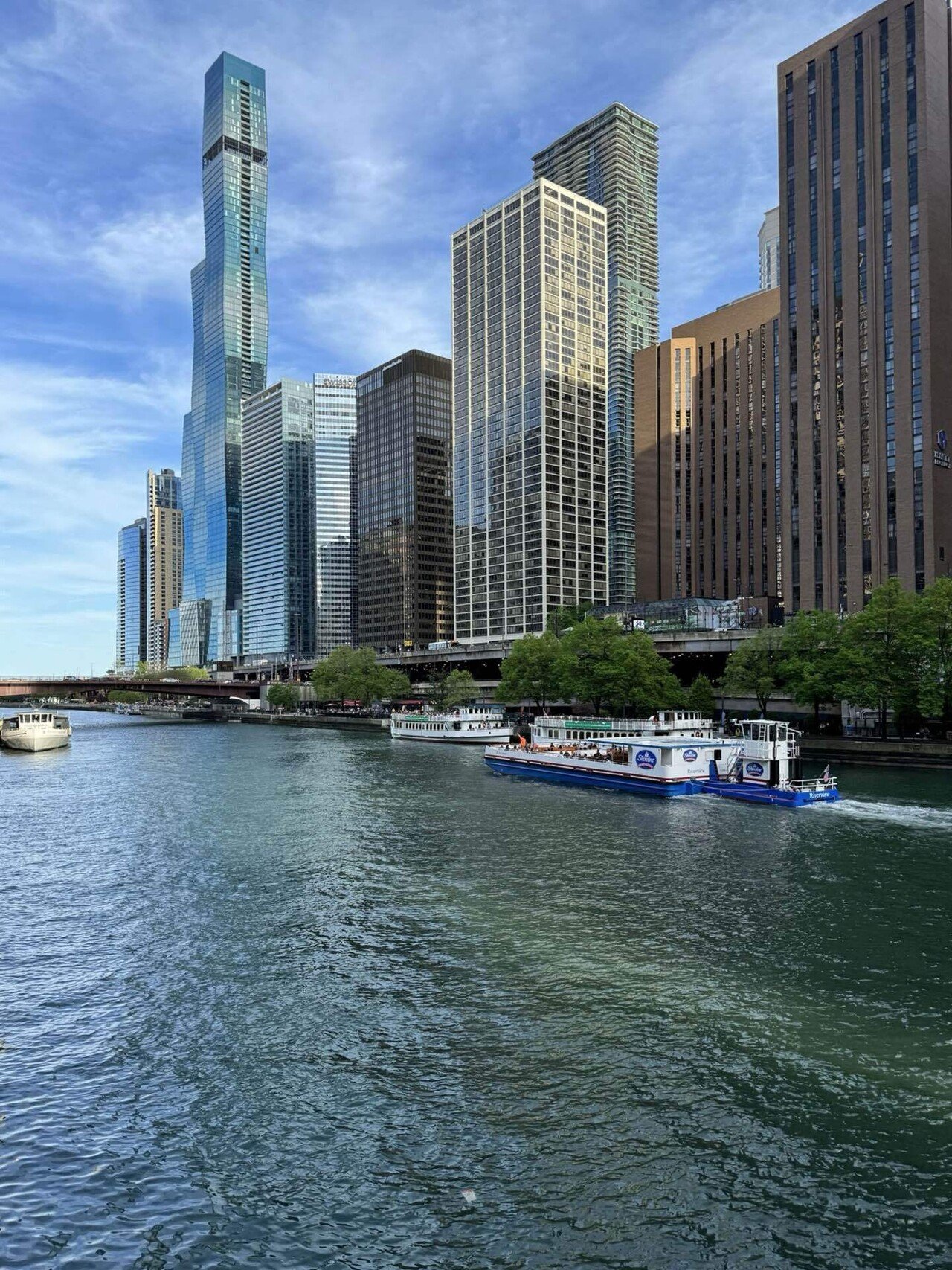 Chicago ♪ シッカゴ〜 ♬と歌いながらシカゴの街を歩く