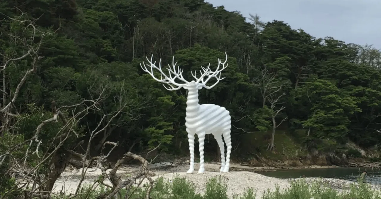 5分で学ぶ】名和晃平の作品の特徴（PixCell、鹿、建築、作品