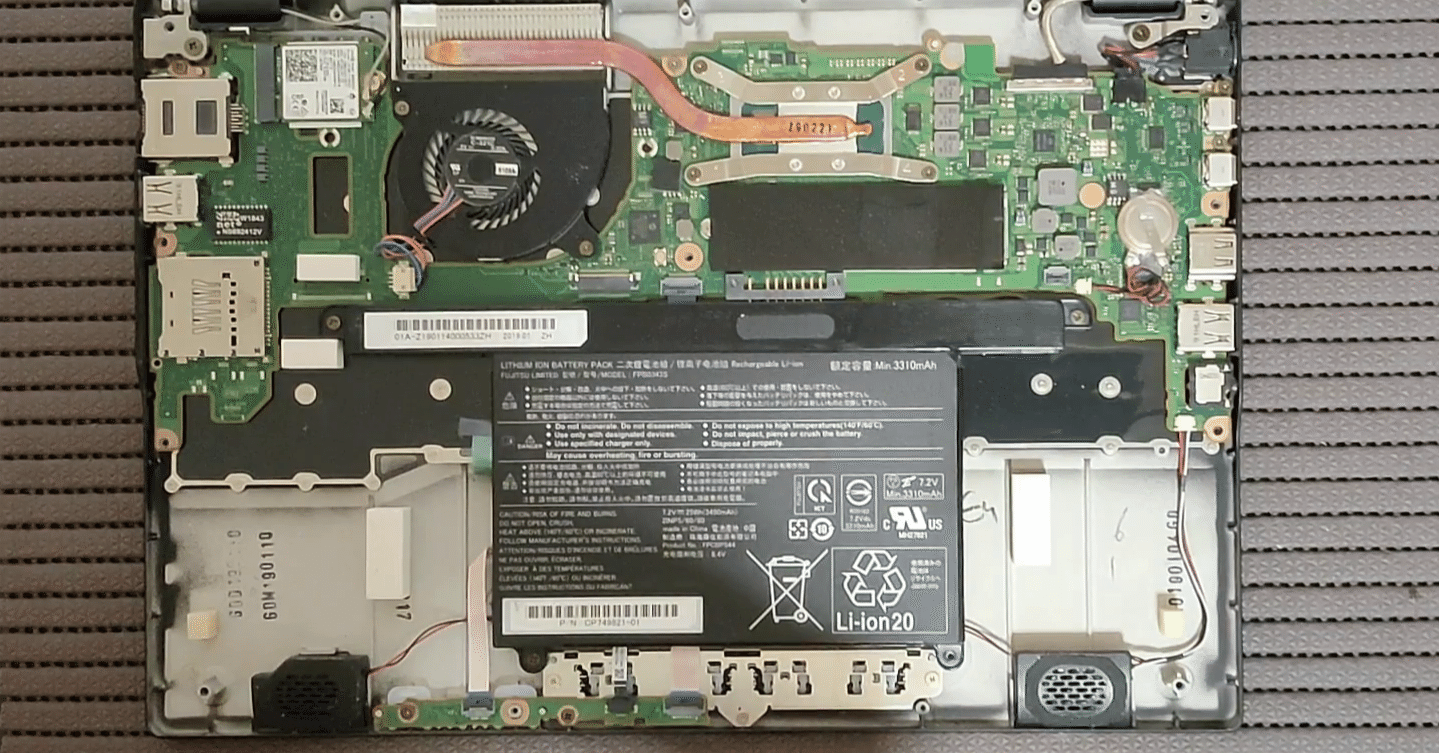 スリム型、軽量型ノート『FUJITSU LIFEBOOK WU2/C3』の分解