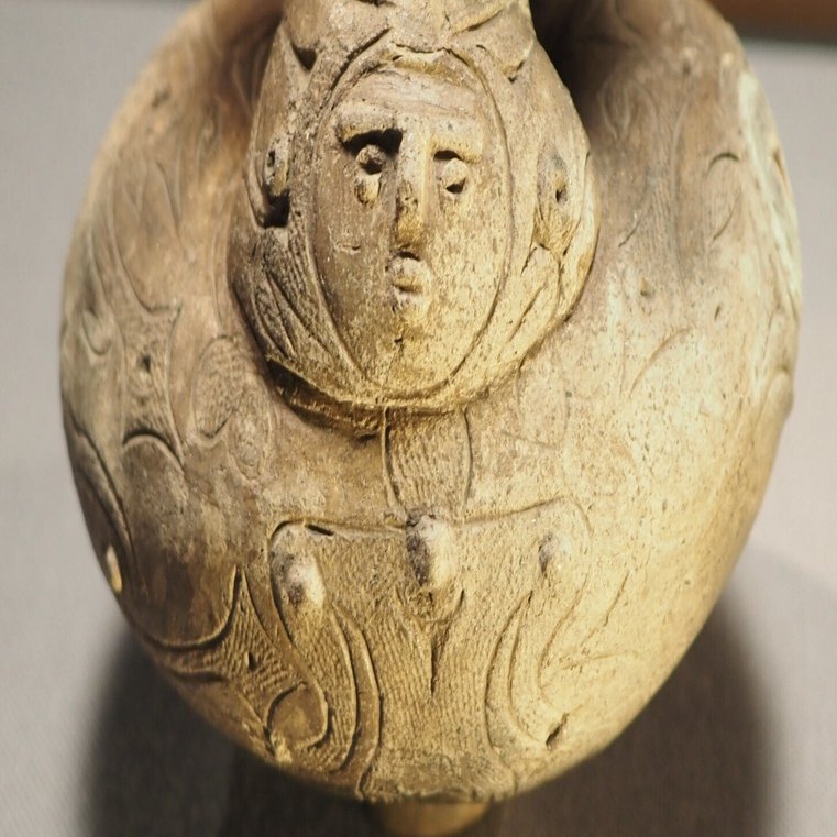 なにこれ!? 4面の土偶顔が描かれた異形の縄文土器…@東京国立博物館