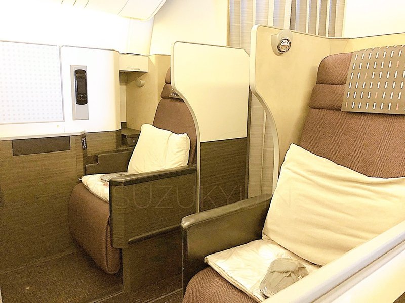 飛行機の救命胴衣は何処にある Suzukyuin Note 飛行機の救命胴衣は何処にある Suzukyuin Note