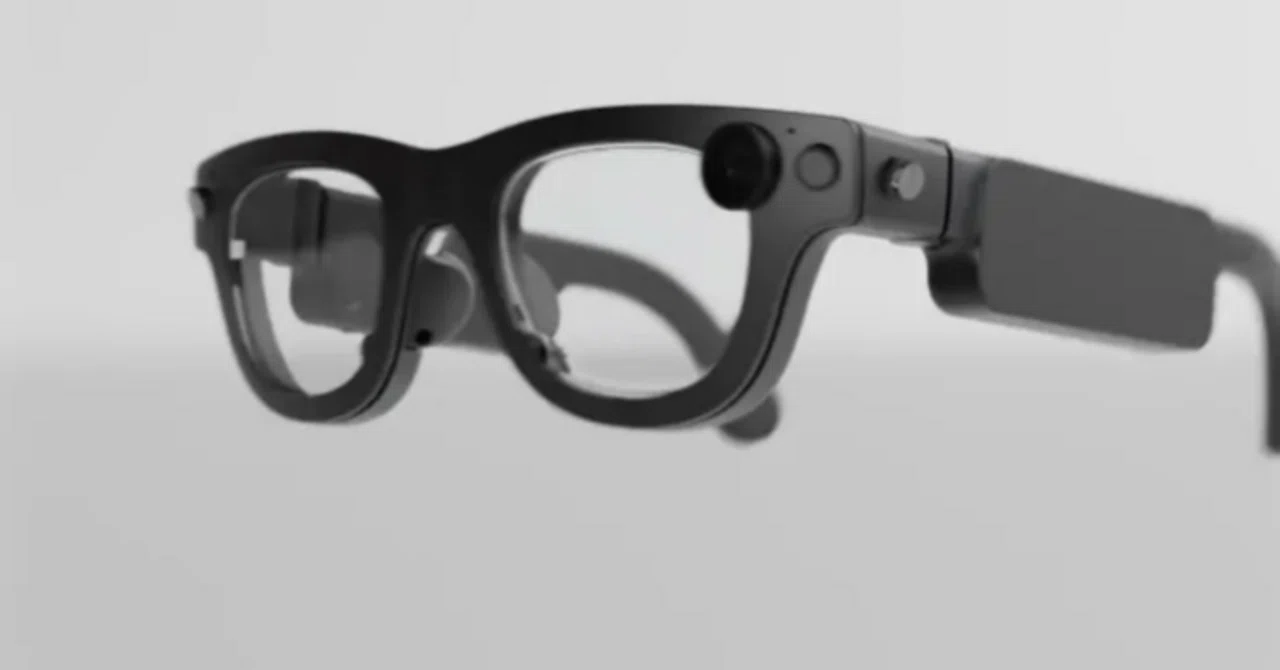 限定版「Ray-Ban Meta x Coperni」が話題沸騰中｜赤髪(戦闘中)