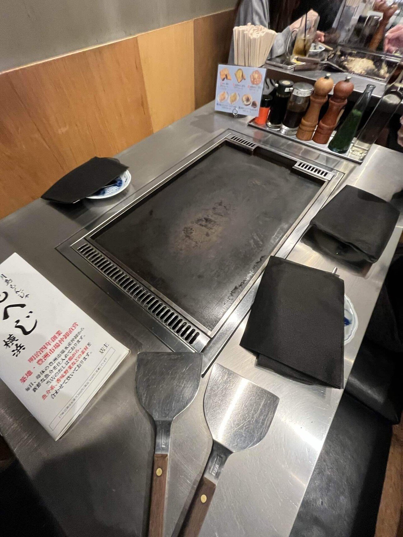 横浜｜もんじゃ焼きの「もへじ」で水泳会議｜毎日更新！森せんせーの