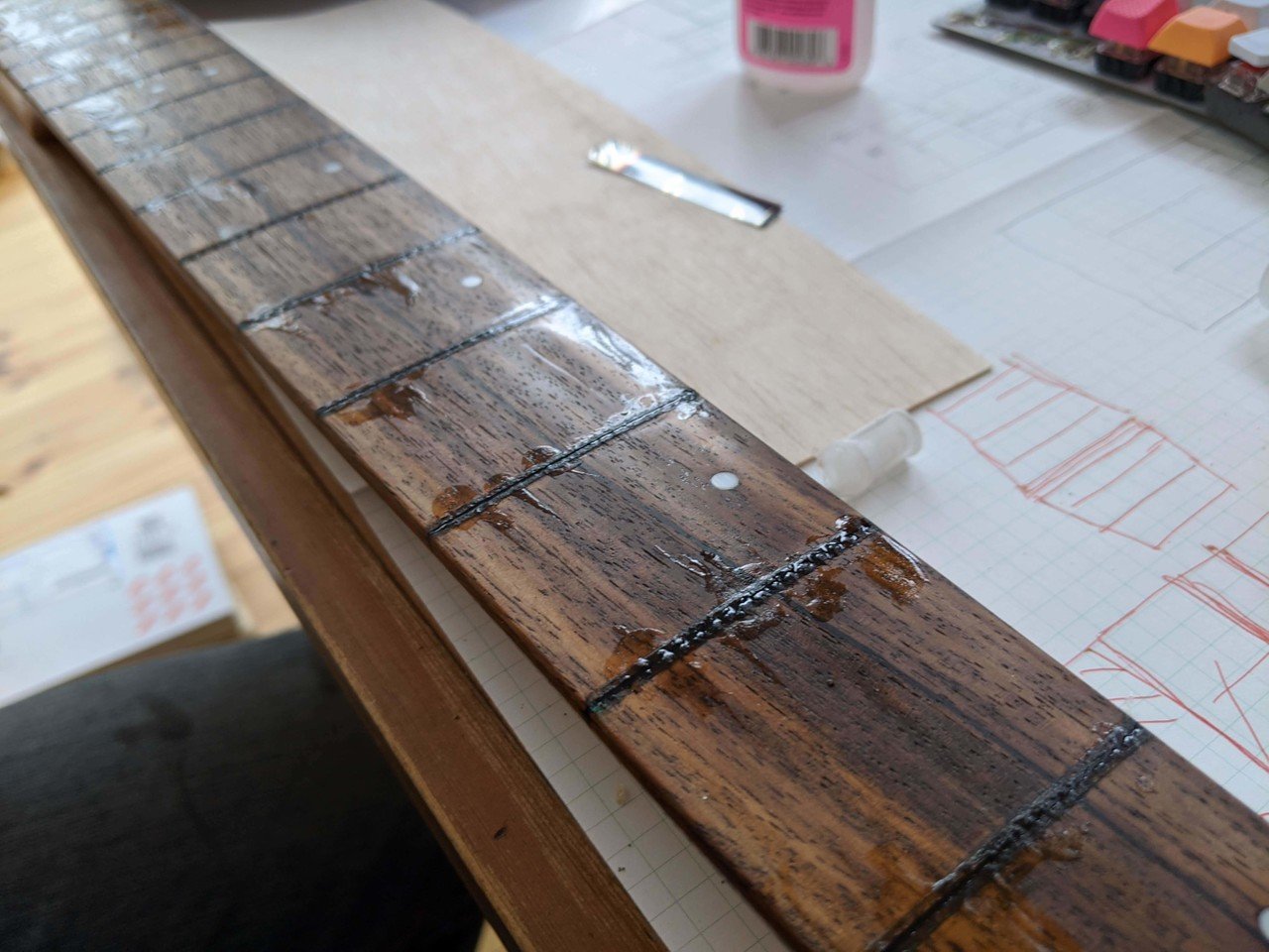 改造フレットレス mqdefault.jpg