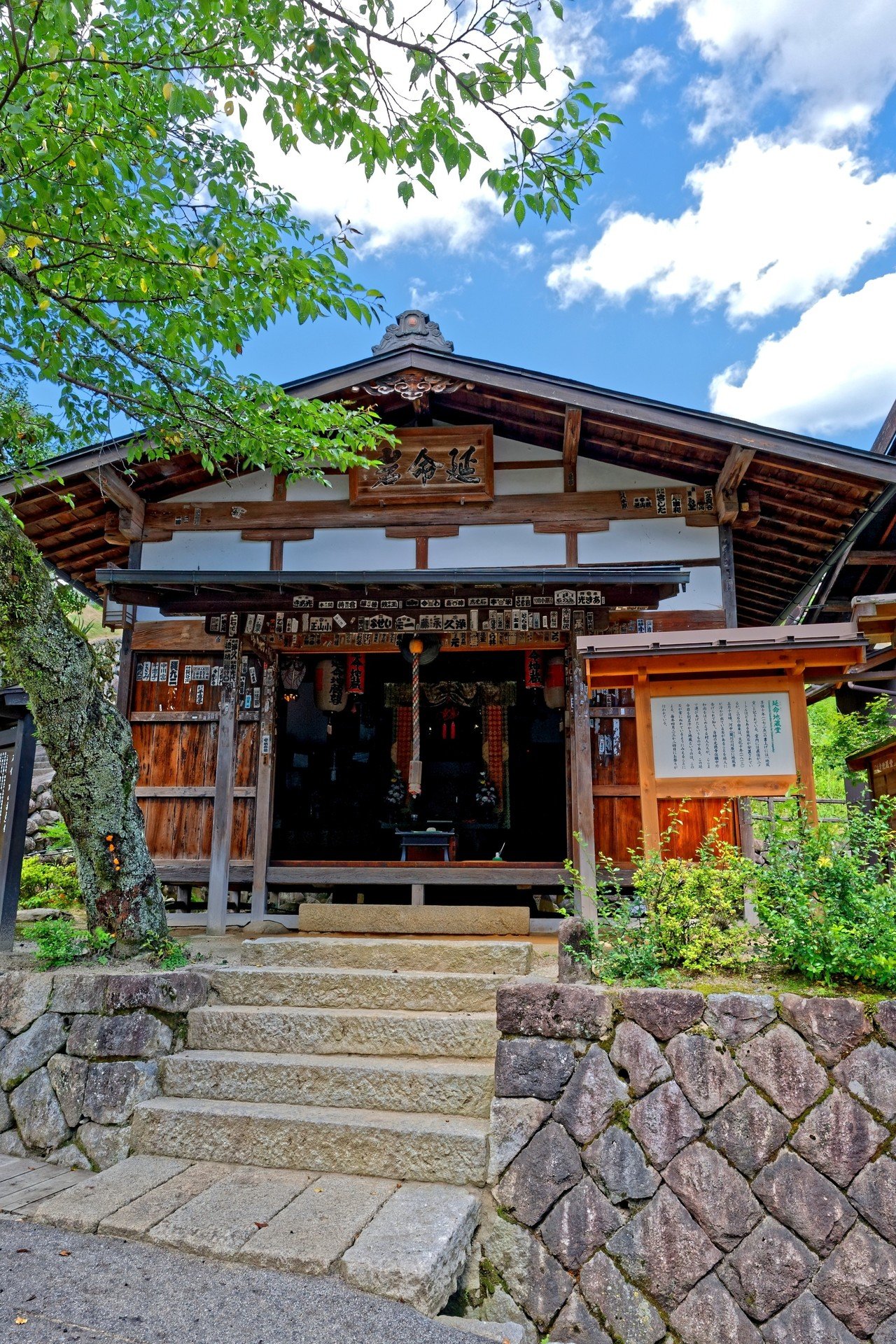 妻籠の宿　銀鼠の甍と恵那山　 パステル画 妻籠の宿 銀鼠の甍と恵那山 パステル画 妻籠の宿