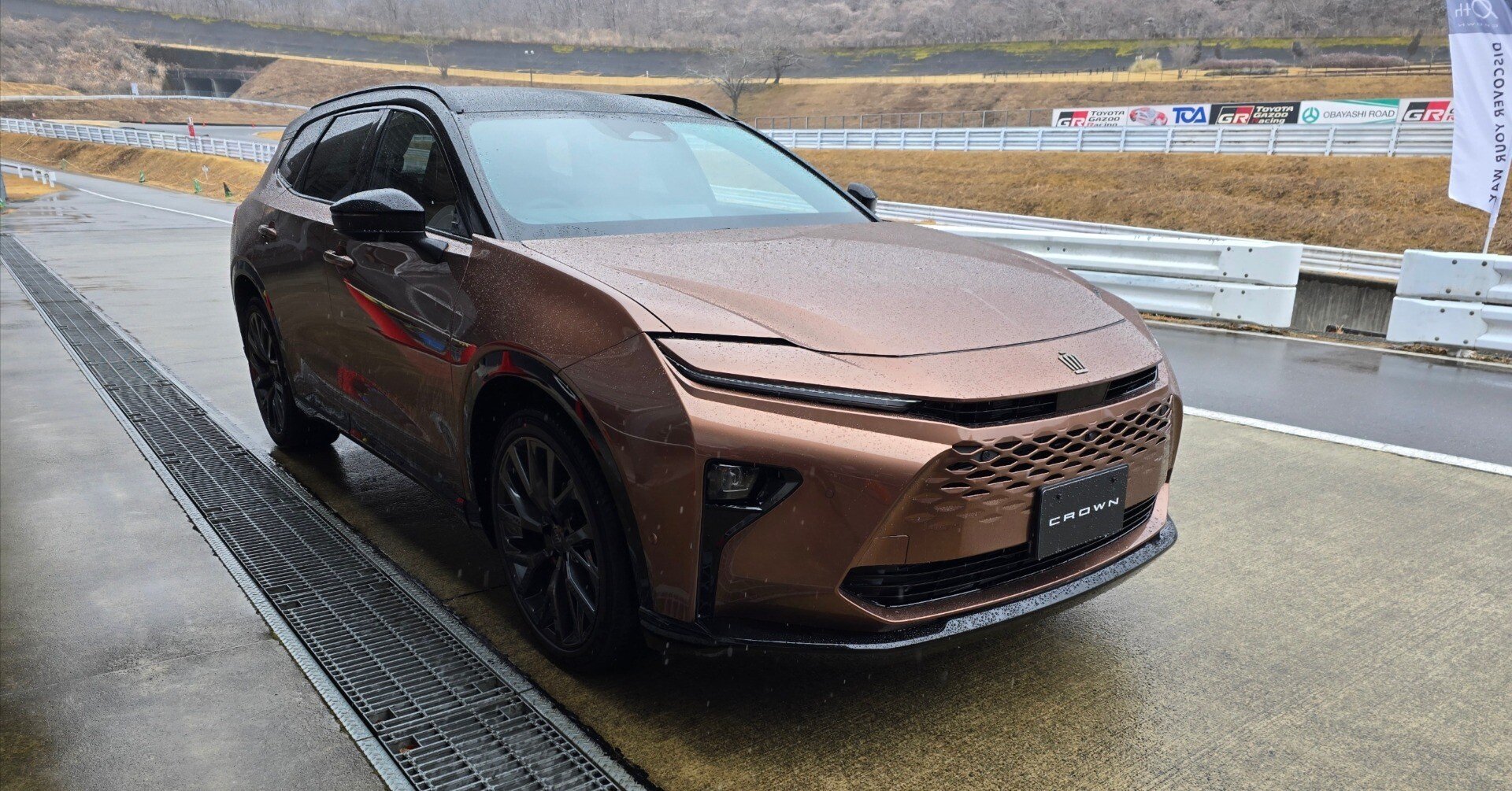 16代目クラウン】全モデル全パワーユニットを一気に試乗！｜齊藤 優太