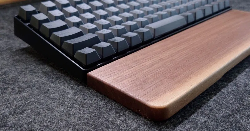 MacのMagic TrackpadとMagic Keyboardを使いやすくするパームレスト 