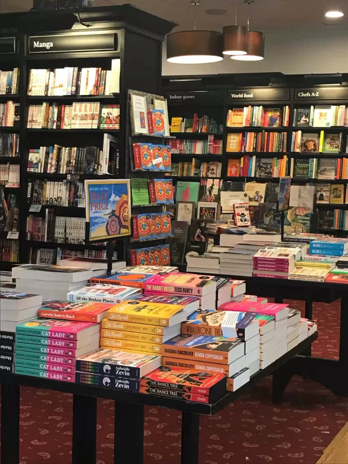 イギリスの書店で見つけた日本｜Fox Kana