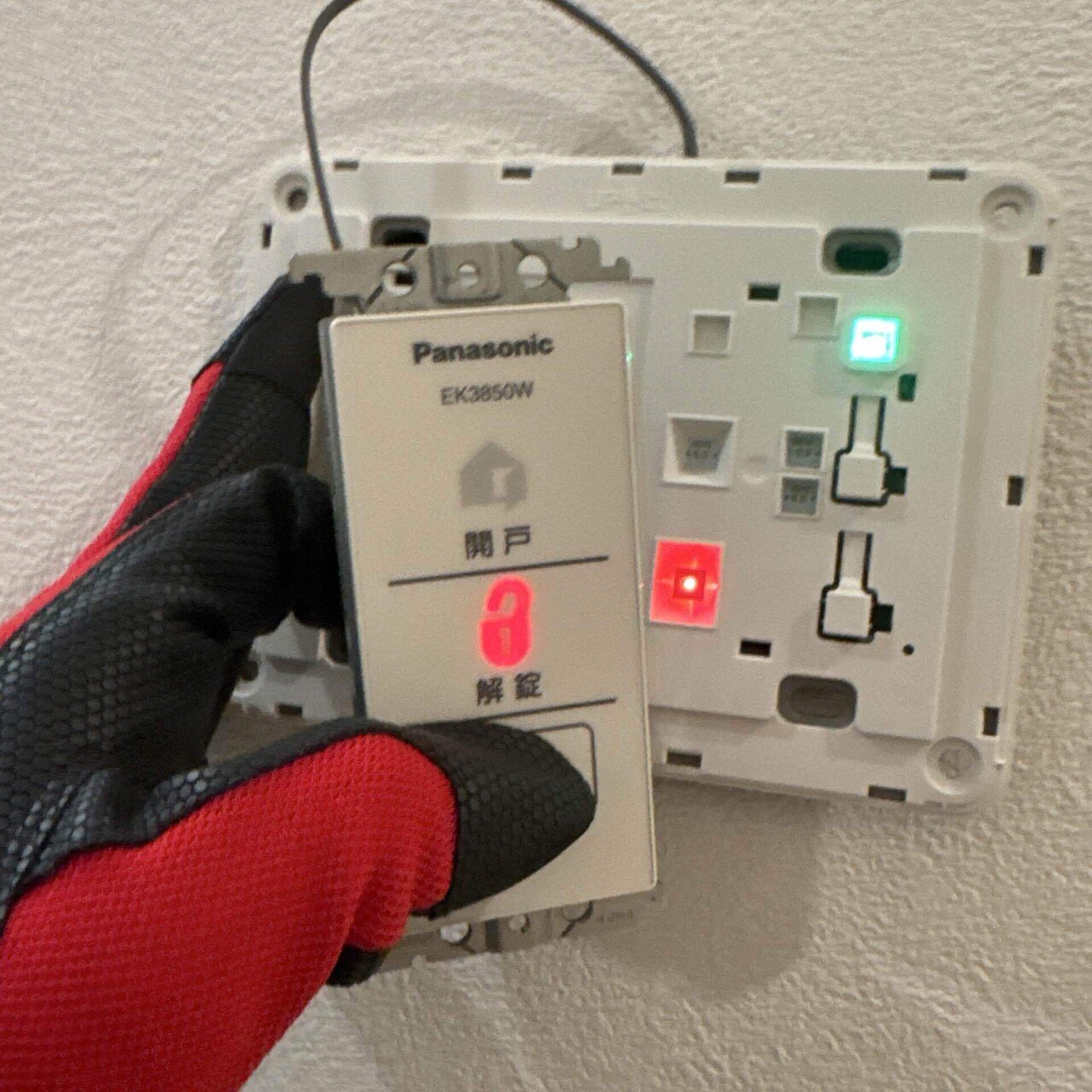 電気錠のコントローラーユニットの位置を考える・そしてボタンの 電気錠のコントローラーユニットの位置を考える・そしてボタンの