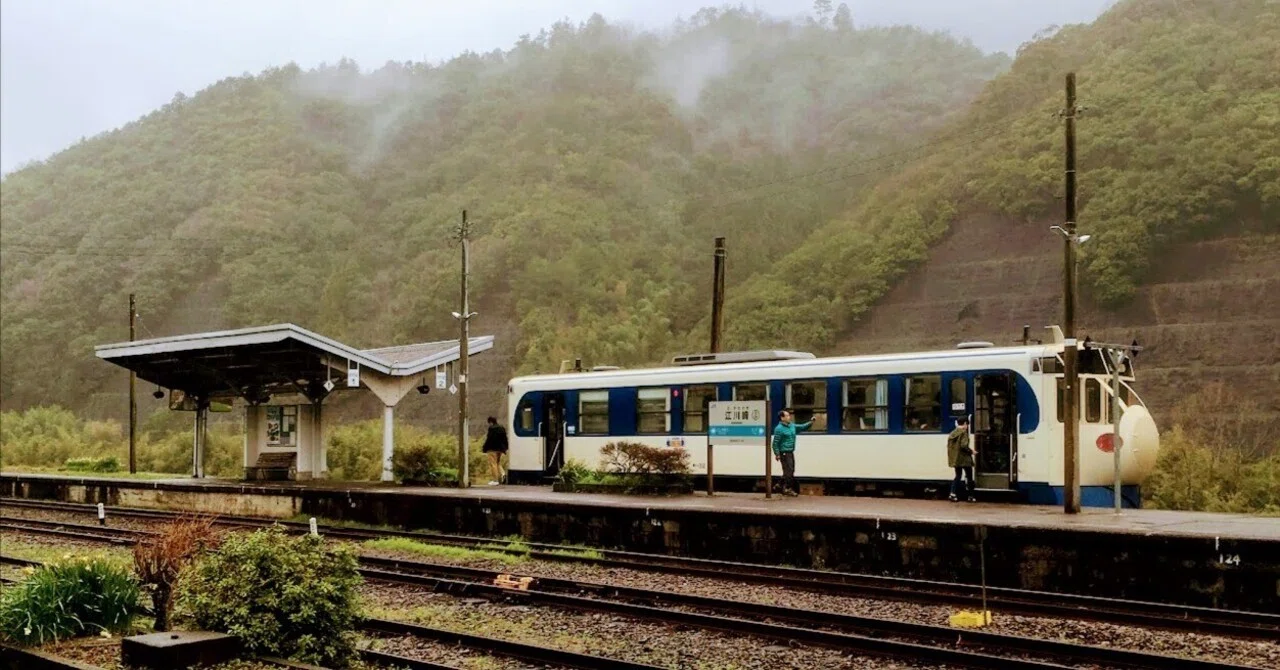 ぽん太の鉄道旅：高知から松山へ（土讃線・予土線・予讃線）｜赤川ぽん太