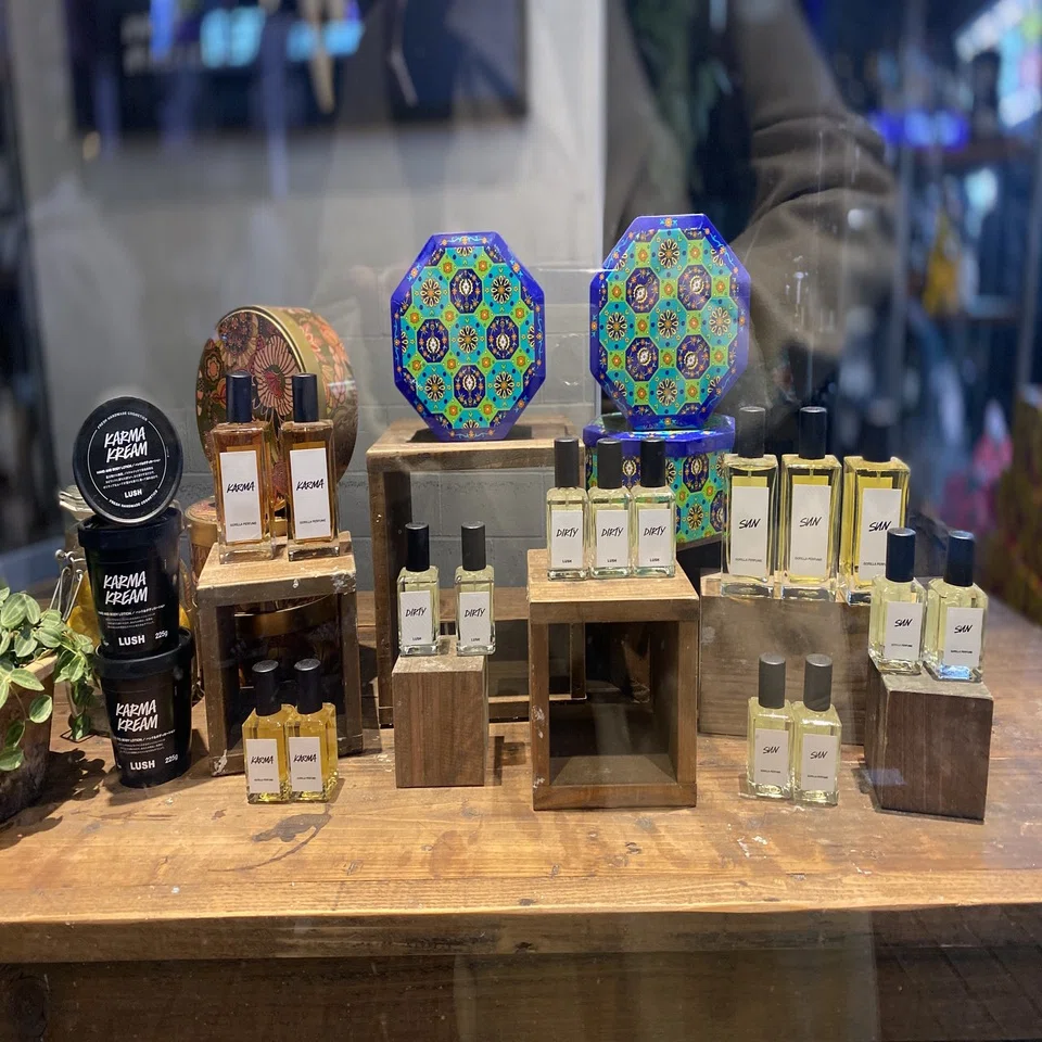 LUSHの香水で