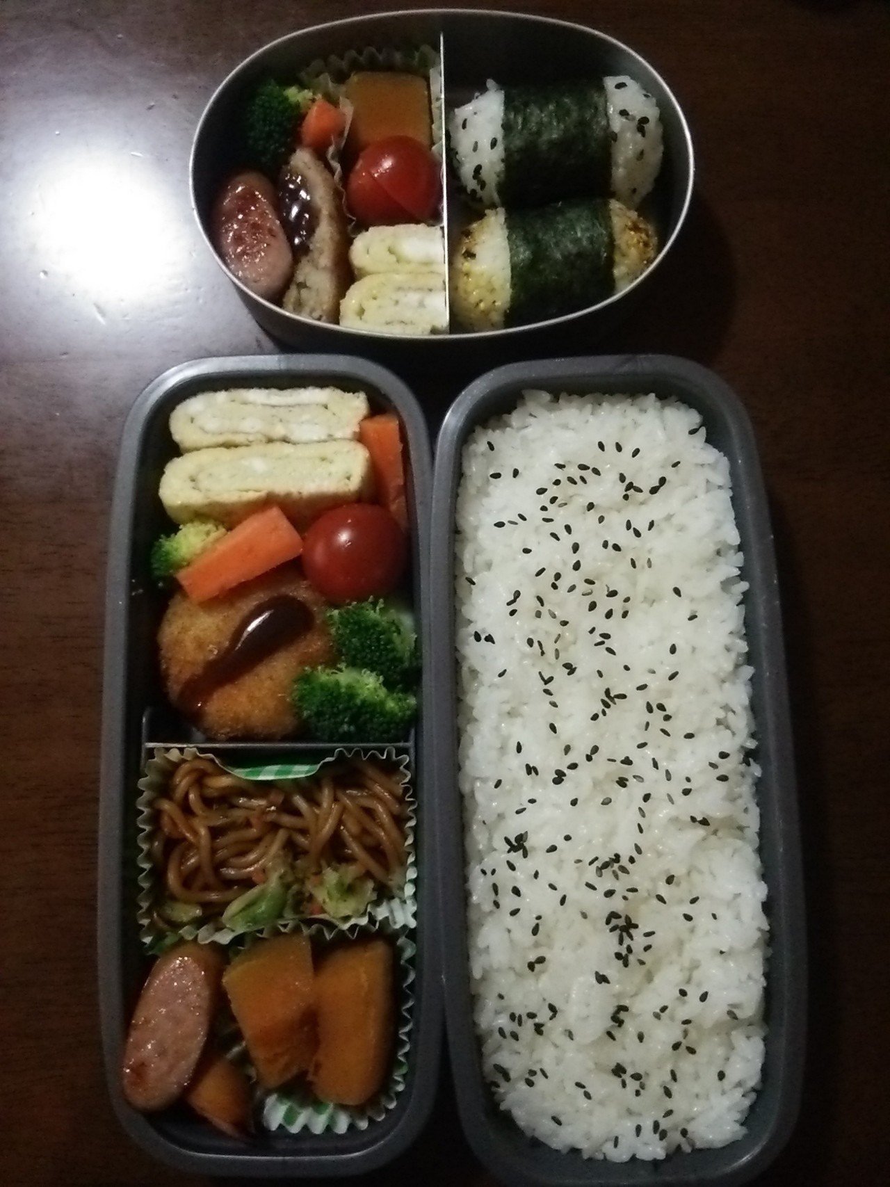 のお弁当 卵焼き 茹で野菜 プチトマト コロッケ 焼きそば カボチャ煮 ウインナー お弁当 眠い かねきょ 漫画 イラスト Note