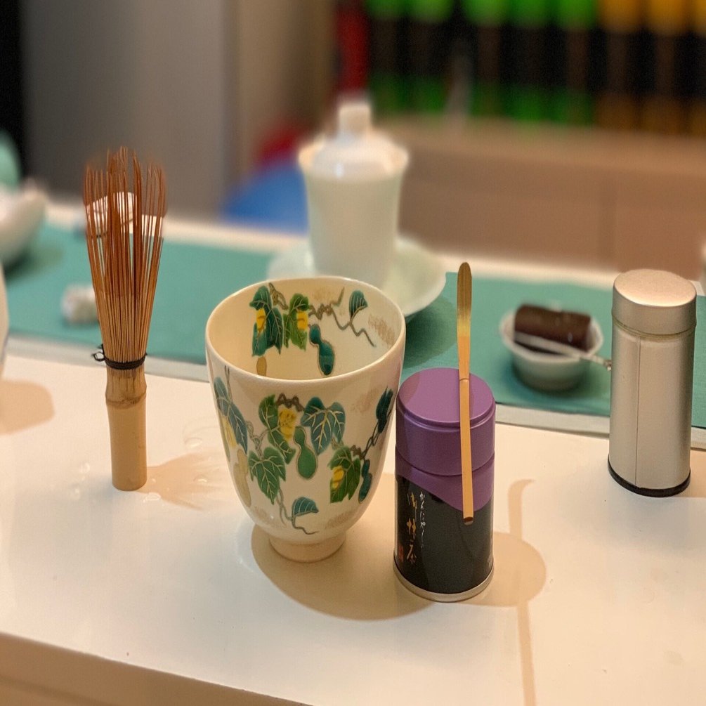 広げた場所が茶室になる魔法。ふくいひろこさん著「はじめての茶箱