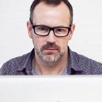 家で子どもたちとドラえもんの映画を観る Dora E M Note