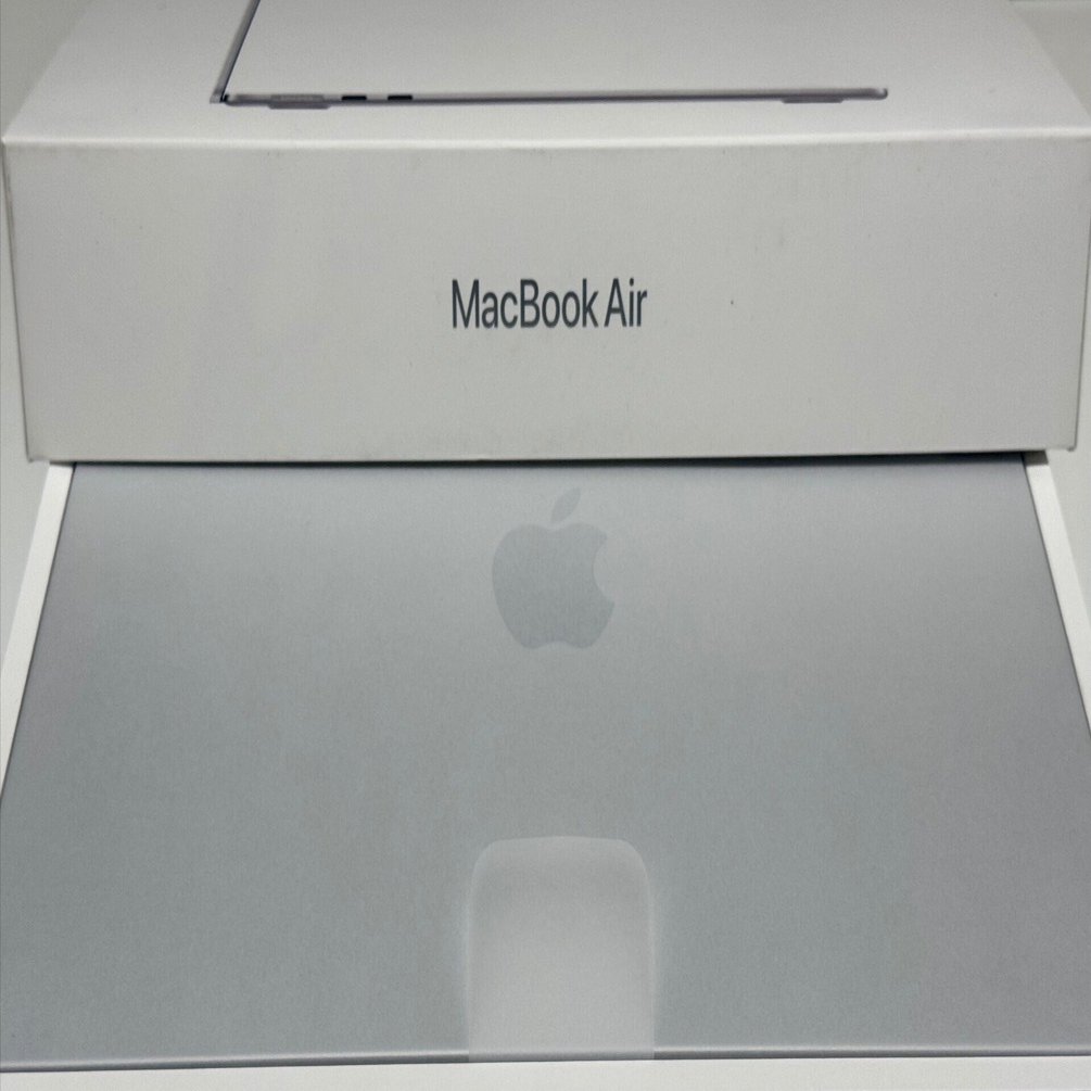 MacBook Air M4開封と初期状態｜Hiro@Toronto