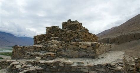 熊山遺跡研究報告-8 ブァン仏教遺跡と熊山遺跡の比較検討（2015年