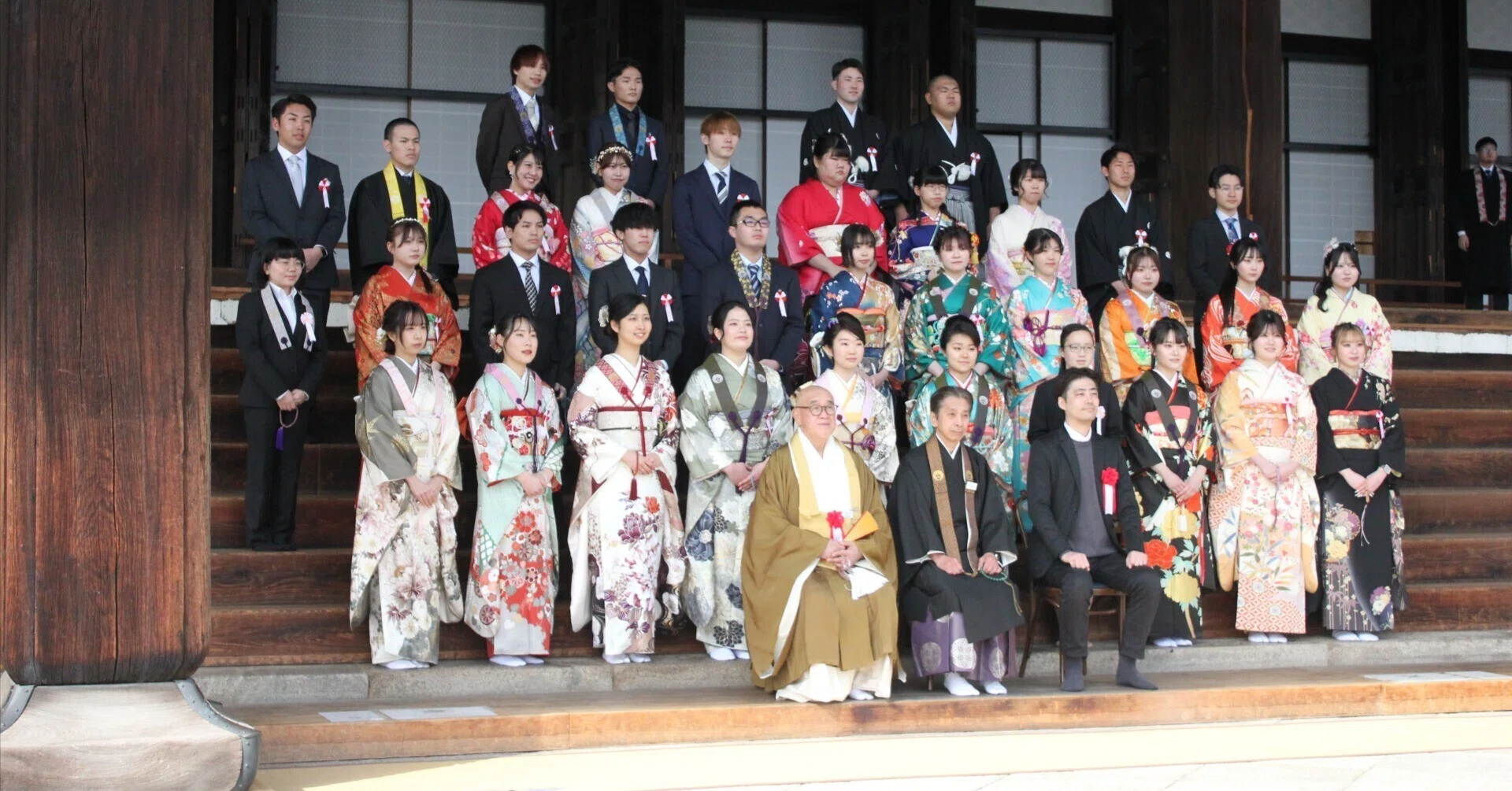 感謝の気持ちとともに、新たな門出を迎える「本山成人式」｜お西さん