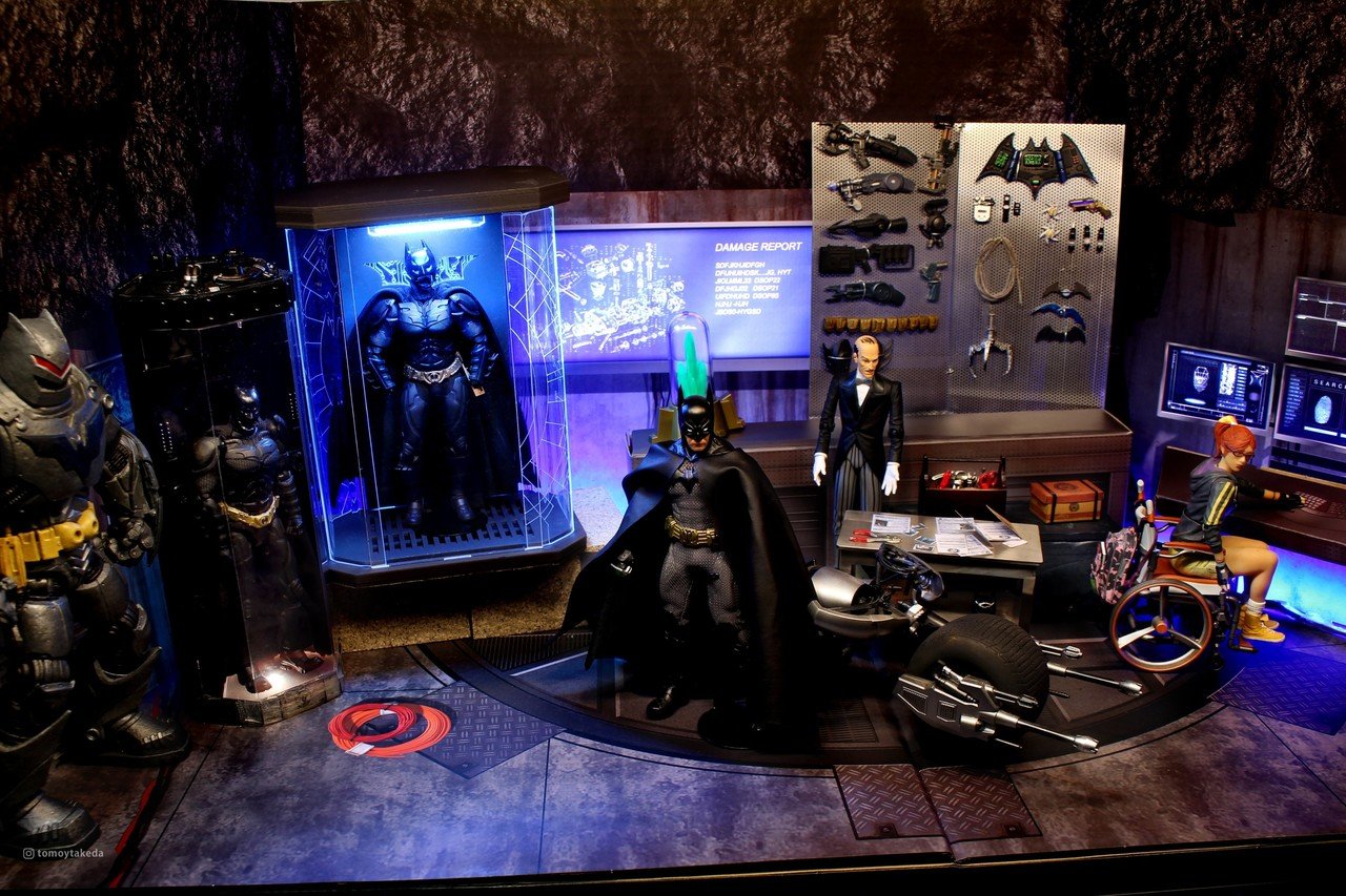 バットケイヴ ジオラマ (Batcave Diorama) 1/12scale｜tomoy (トモイ)