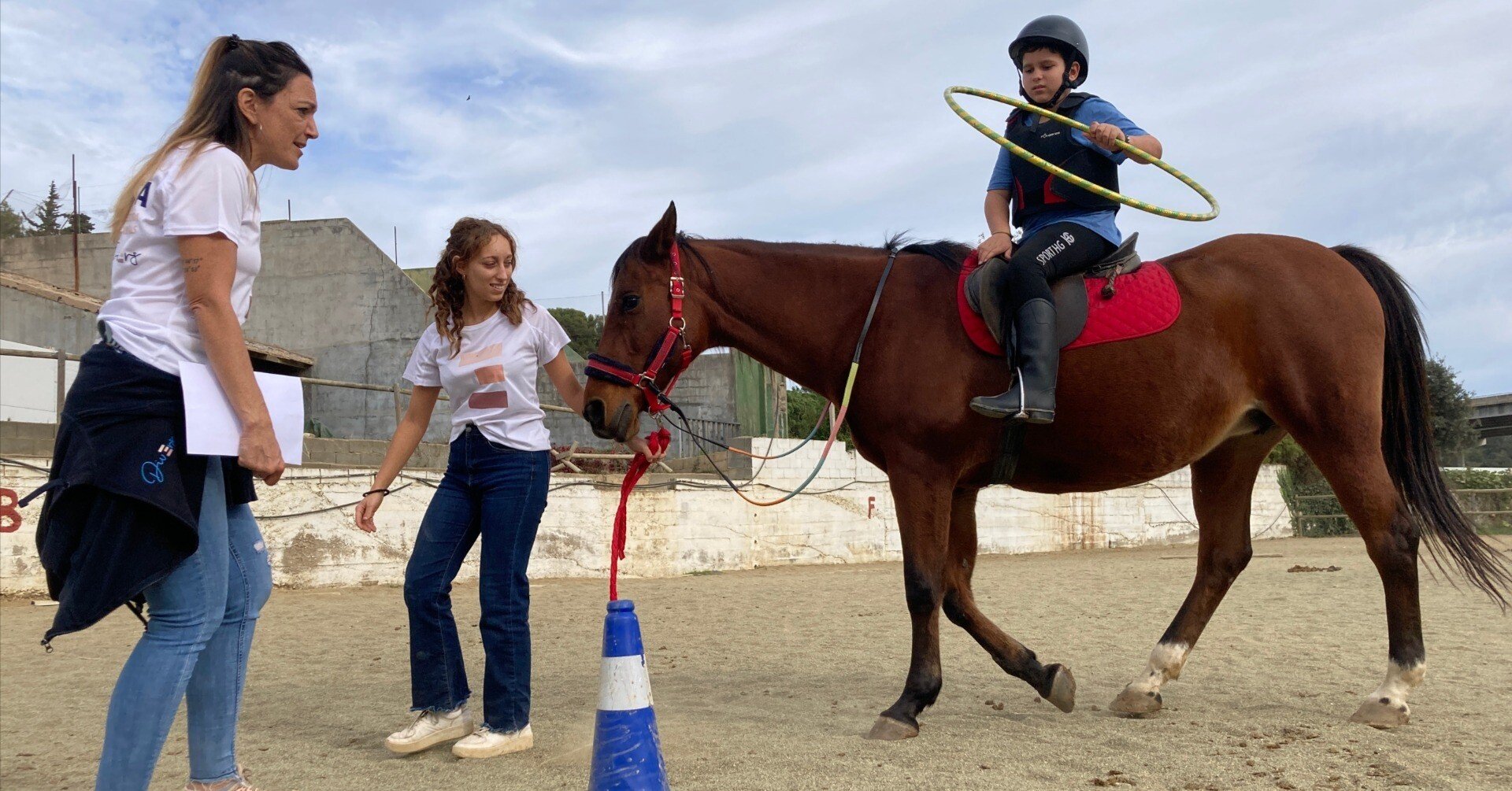 birbira ビルビラ　馬　ユニコーン ホース ホースセラピーって何なの？歴史や対象者、国内外の協会など｜YURIE