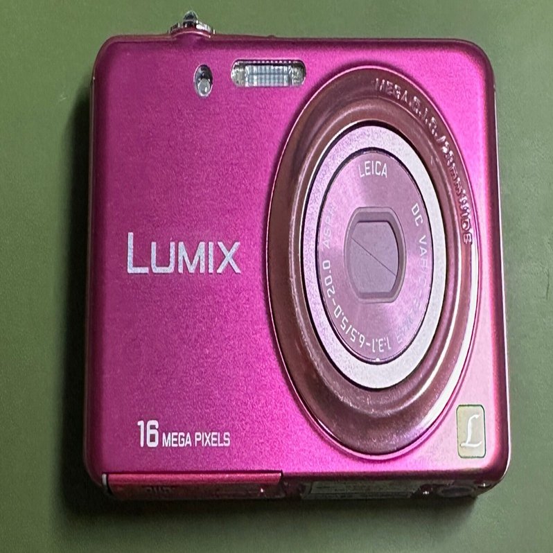 デジカメ修理】Panasonic LUMIX DMC-FH7 黒い影が映る不具合修理