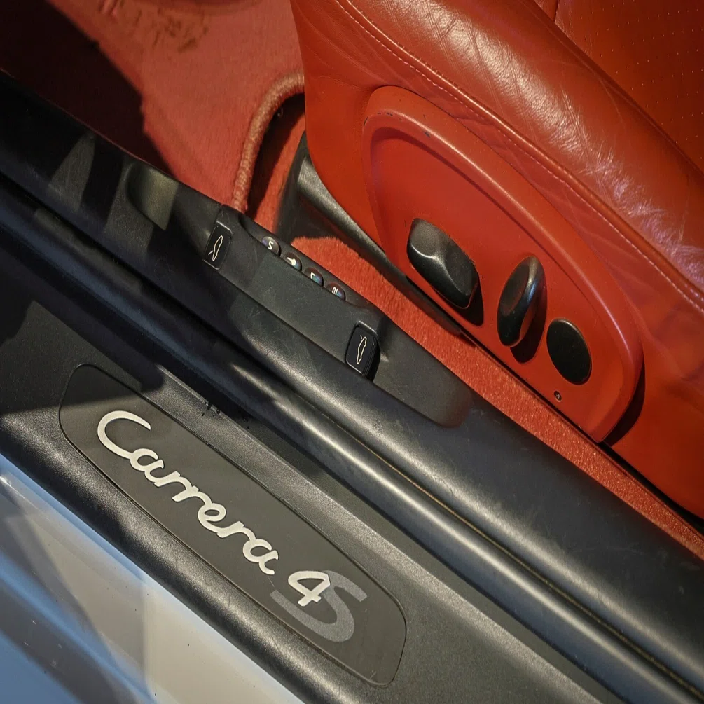 スタッフ編集後記】PORSCHE 996C4S うーんこれはヒジョーに悩ましいぞ