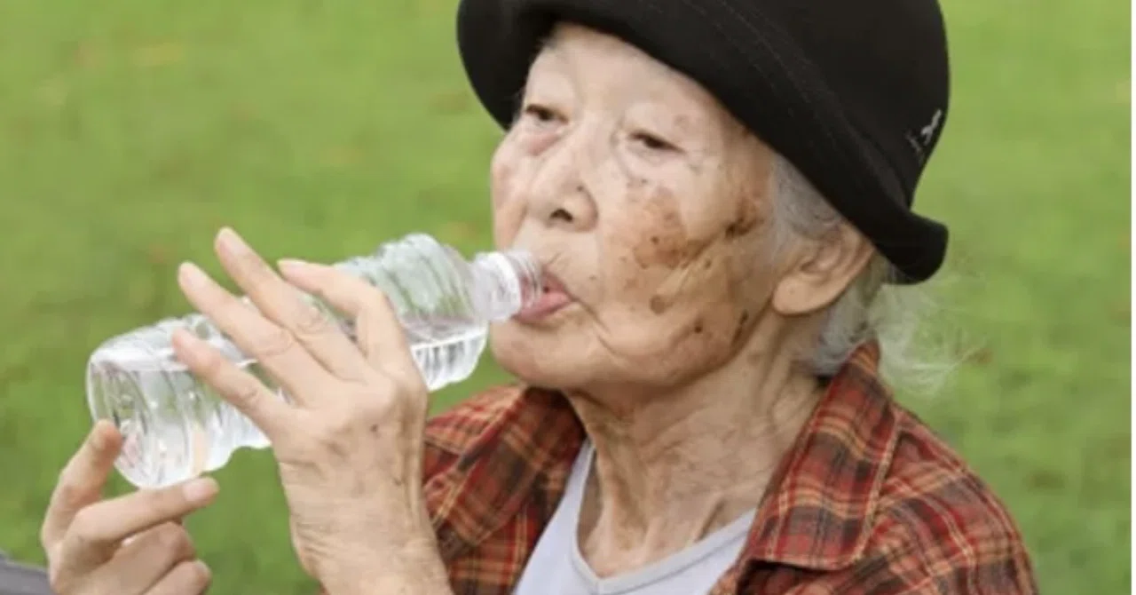 最新｜高齢者はなぜ意識して「水」を飲む必要があるのか？