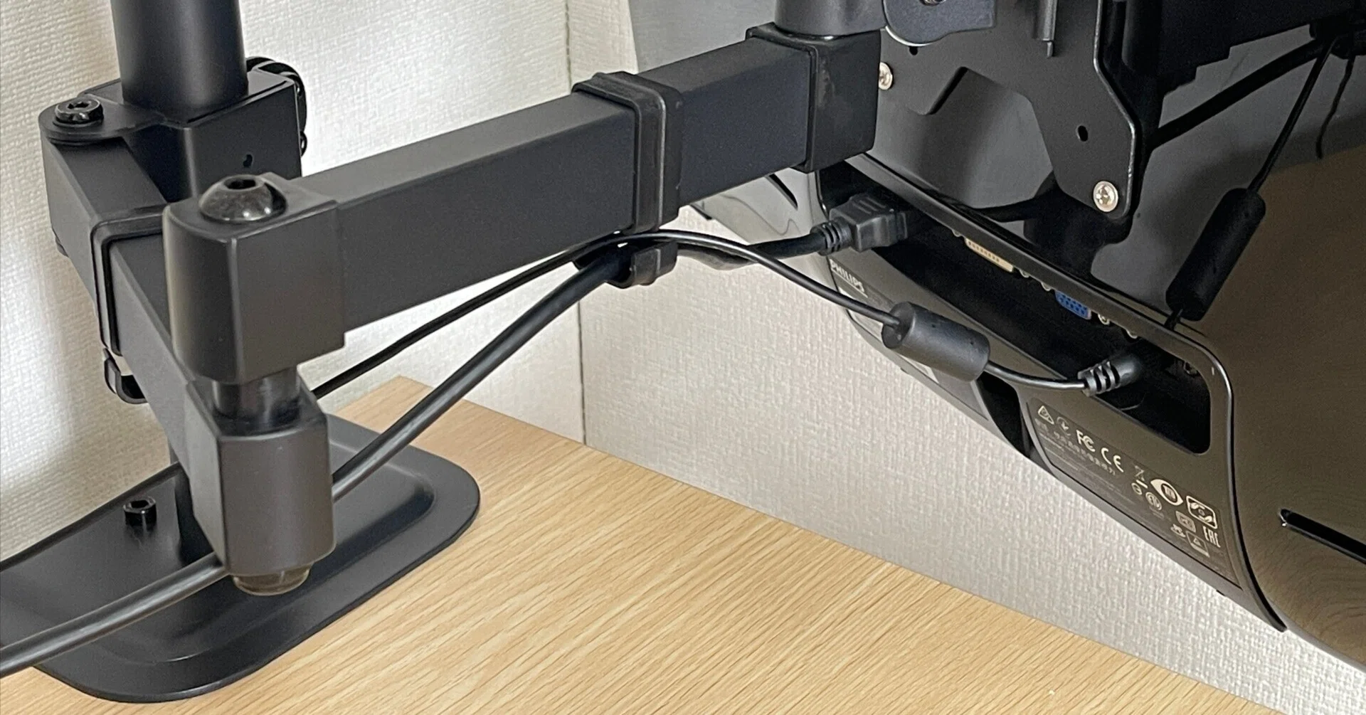 Bracwiser 格安モニターアームの実機 簡易レビュー。24インチクラス