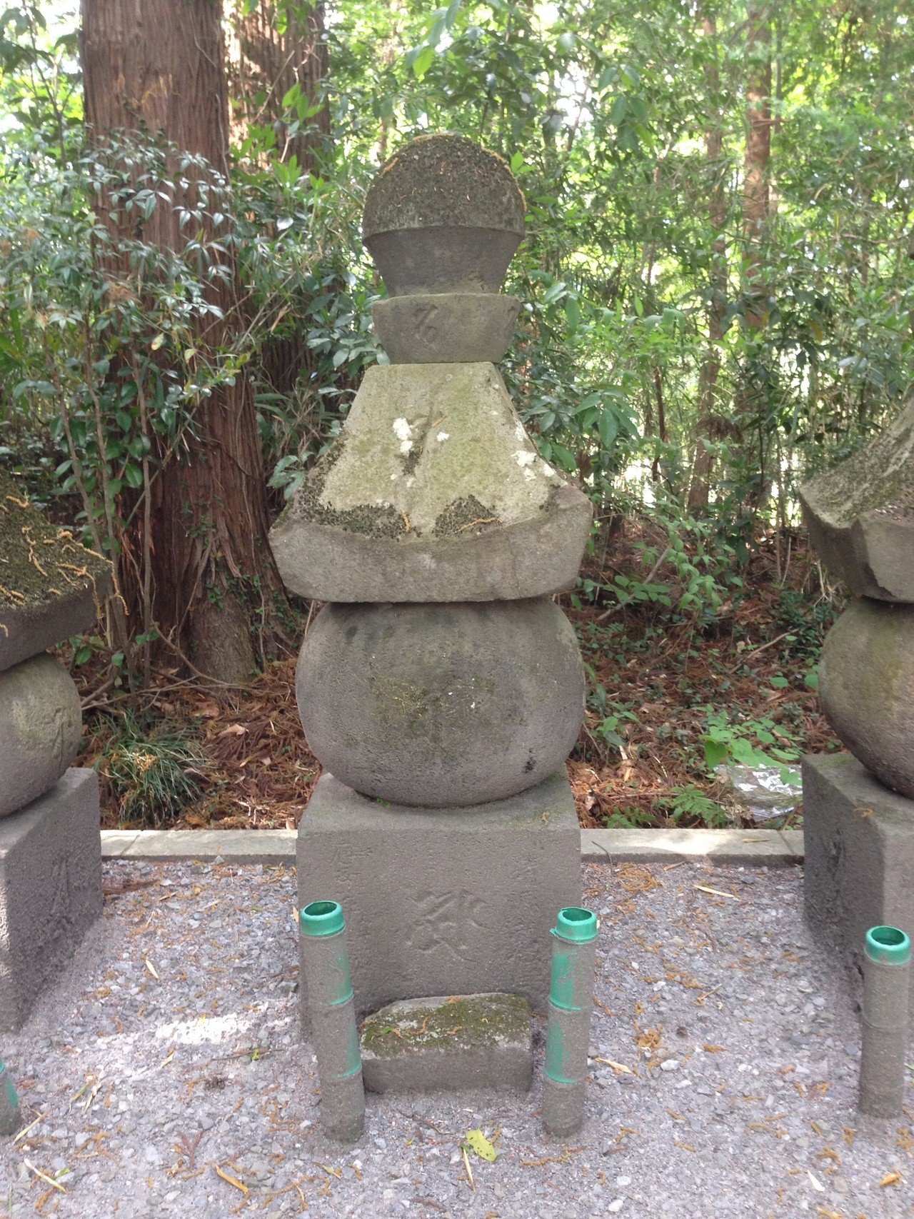 北関東の石造物㉕：清源寺五輪塔群（南氏の墓）｜綾